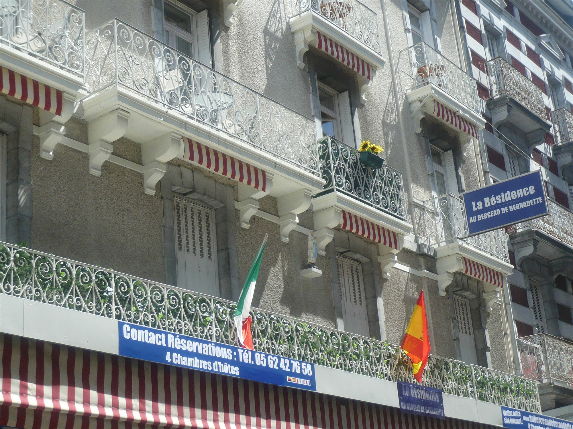 Chambres Au Berceau de Bernadette Lourdes Exterior foto